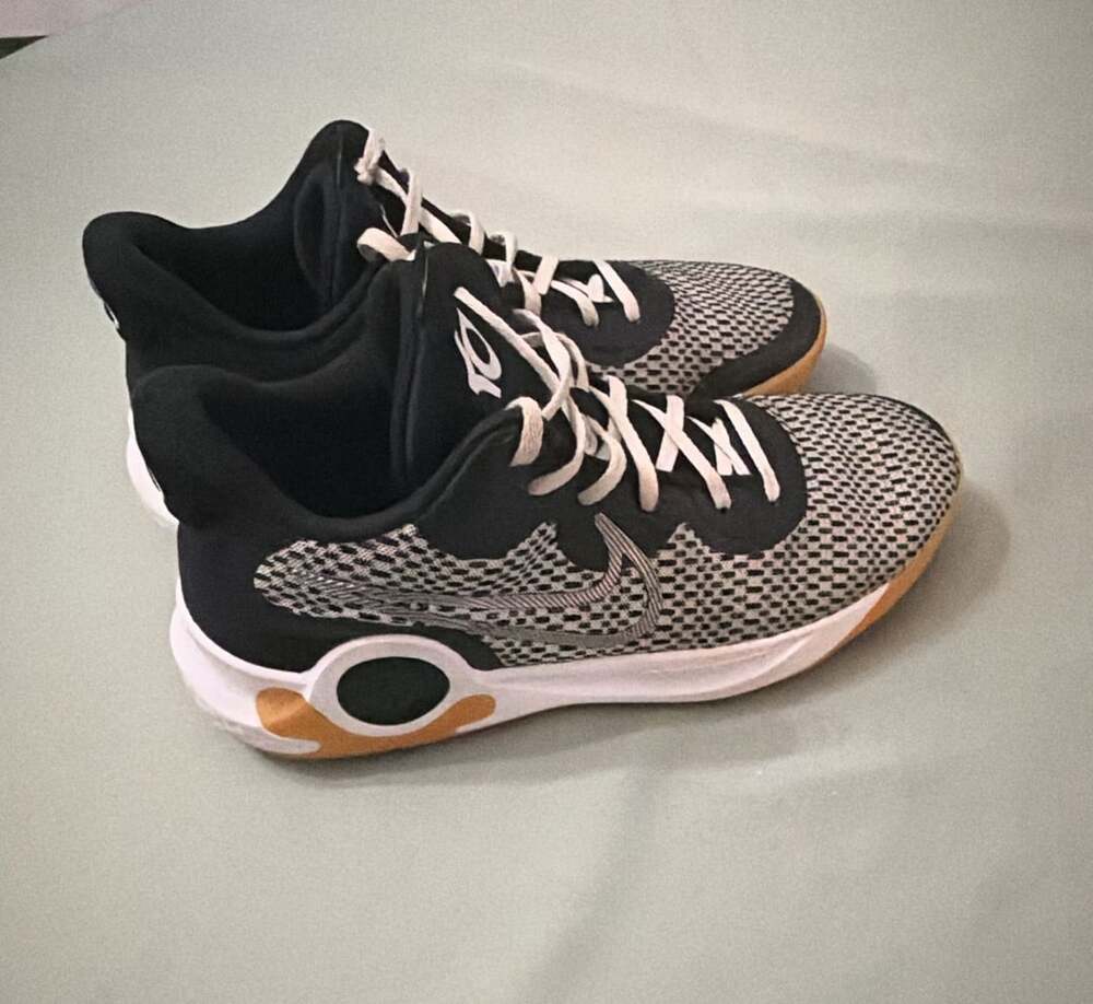 Nike KD Trey 5 IX Size 10.5 Black Metallic Cool Grey Basketball Shoes
